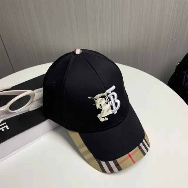 Burberry TB Monogram 骑士棒球帽 8