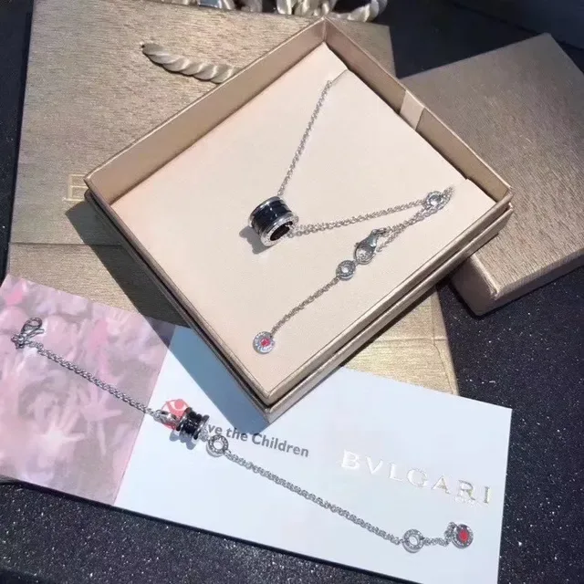 Bvlgari B.zero1 黑色陶瓷银色吊坠项链 2