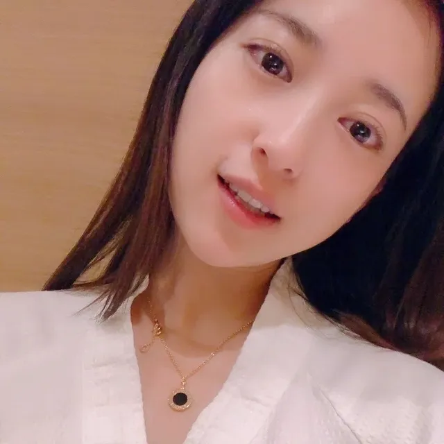 Bvlgari B.zero1 圆形黑色珐琅金色调项链 4