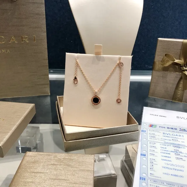 Bvlgari B.zero1 圆形黑色珐琅金色调项链 10