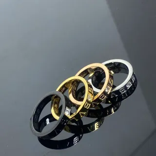 Bvlgari B.zero1 خواتم قابلة للتراكم بشعار منحوت على الصخر