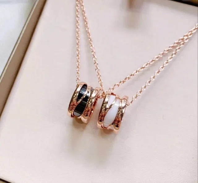 Bvlgari B.zero1 Oro Rosa y Cerámica Blanca Collar 3