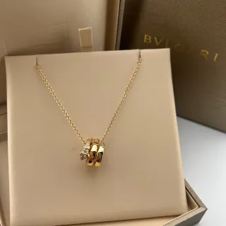 Bvlgari B.zero1 قلادة الماس بثلاث أسطوانات