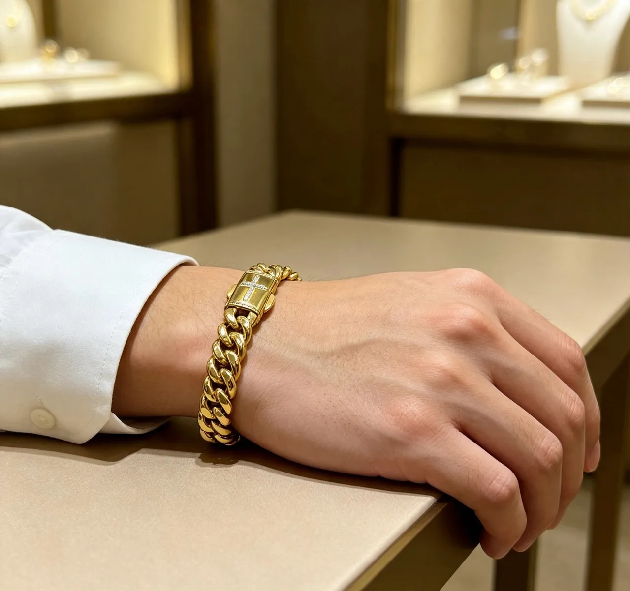 Bvlgari سوارة كيرب لينك ذهبية ثقيلة مصقولة أصفرة 5