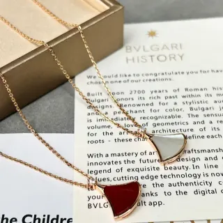 Bvlgari Divas’ Dream पंखाकार एमेल और मोती पेंडेंट नेकलेस
