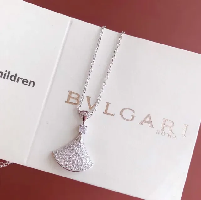 Bvlgari Divas’ Dream Fan-Shaped Pavé Diamond Necklace 2