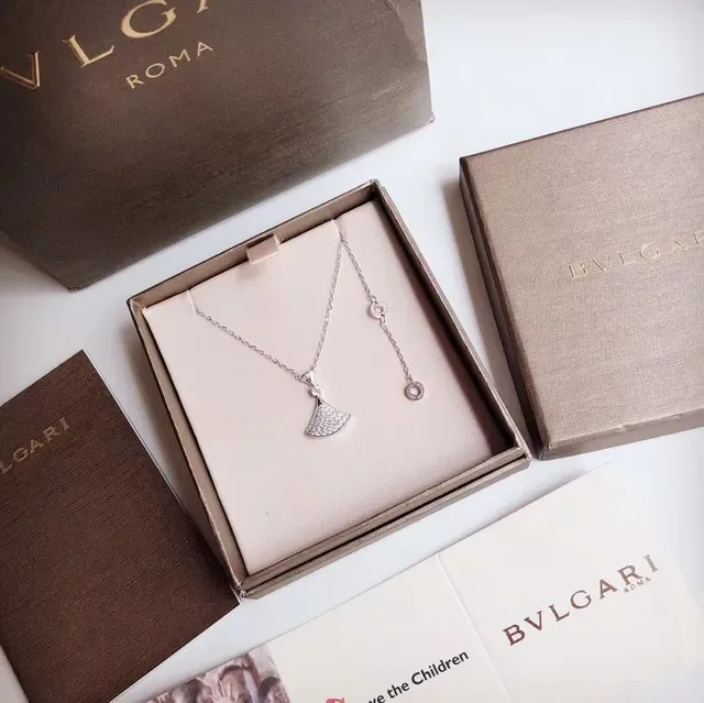 Bvlgari Divas’ Dream Fan-Shaped Pavé Diamond Necklace 4