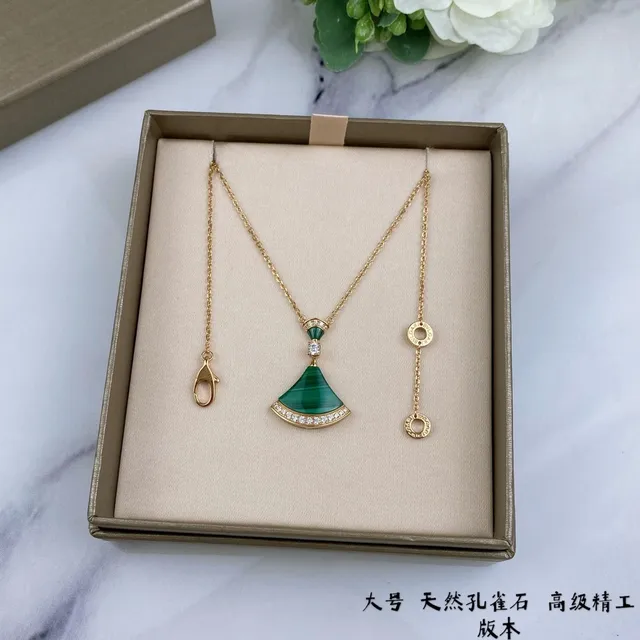 Bvlgari Divas’ Dream Malachite 扇形吊坠项链 5