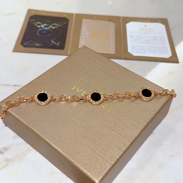 Bvlgari 黄金黑 Curb Chain 三圆形图案手链 2