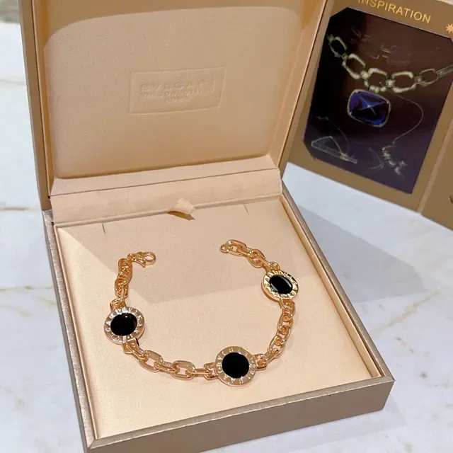 Bvlgari 黄金黑 Curb Chain 三圆形图案手链 5