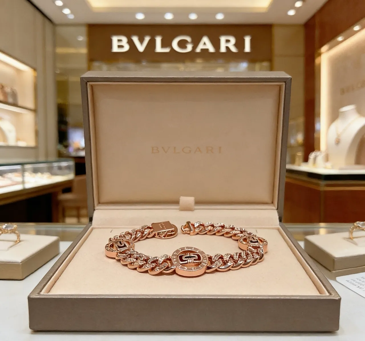 Bvlgari Medalhão Logo Ouro Rosa Pulseira Curb-Link 5