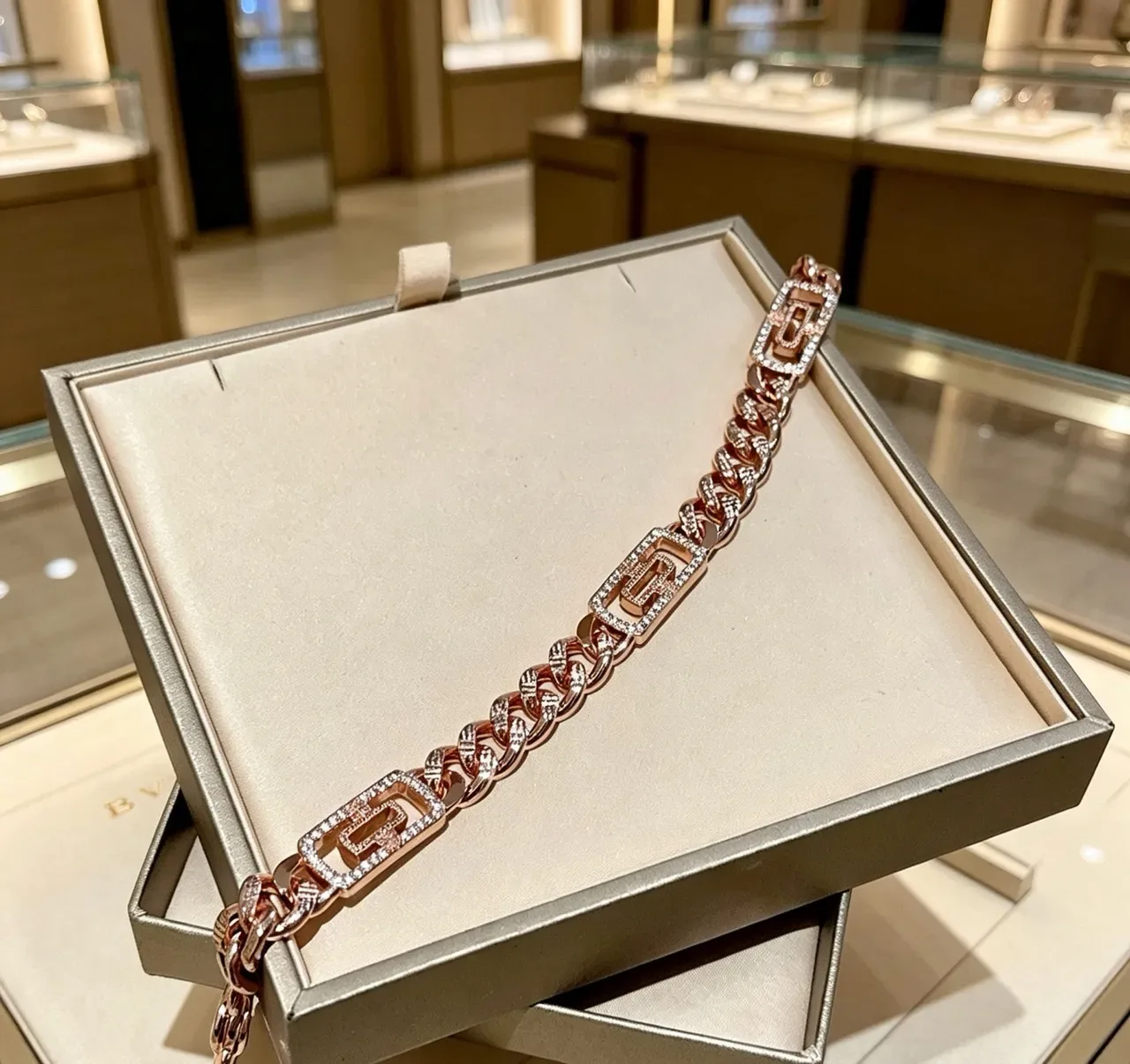 Bvlgari गुलाबी चांदी मोटी कर्ब चेन पवे़ सेट स्टोन्स कंगन 2