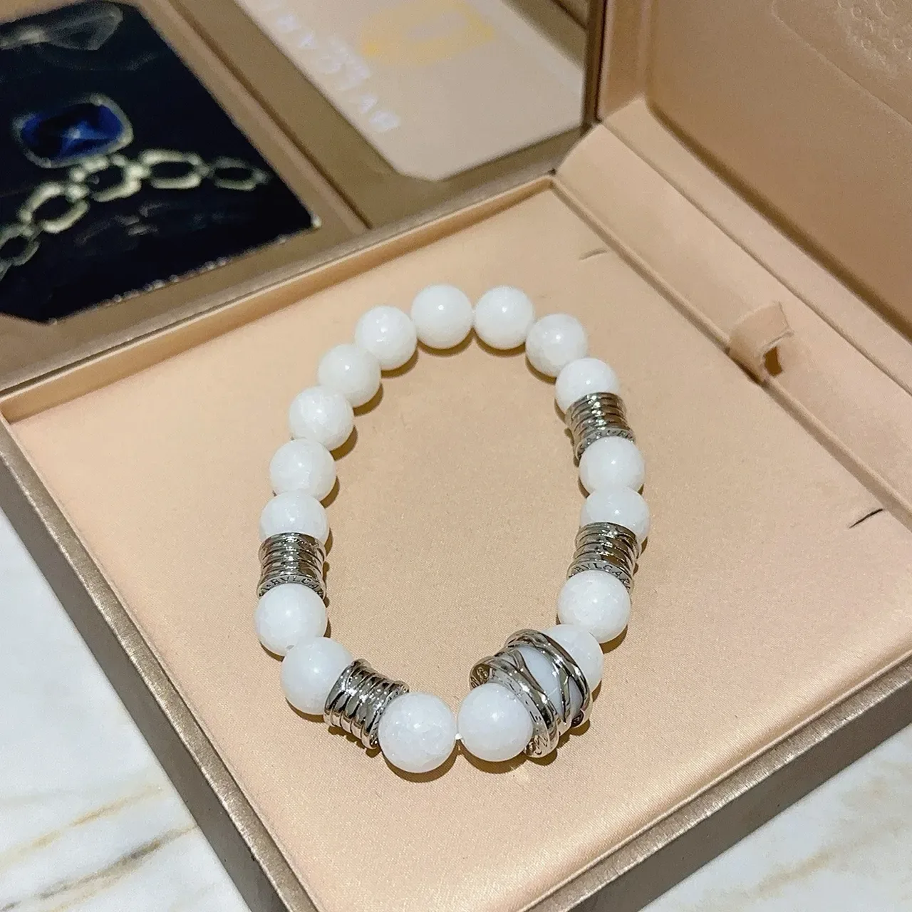 Bvlgari सफेद चांदी बीडेड स्ट्रेच ब्रेसलेट 2