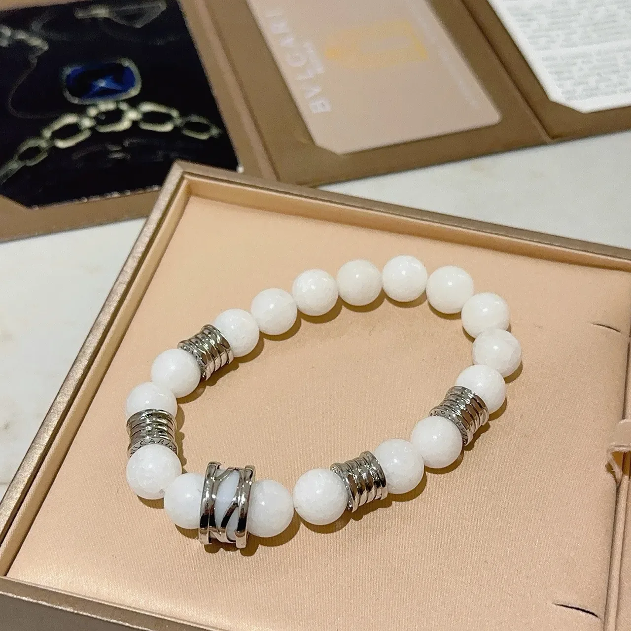 Bvlgari सफेद चांदी बीडेड स्ट्रेच ब्रेसलेट 5