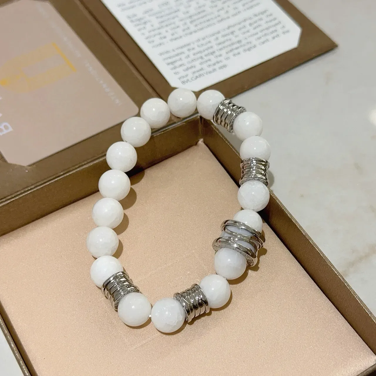 Bvlgari सफेद चांदी बीडेड स्ट्रेच ब्रेसलेट 9