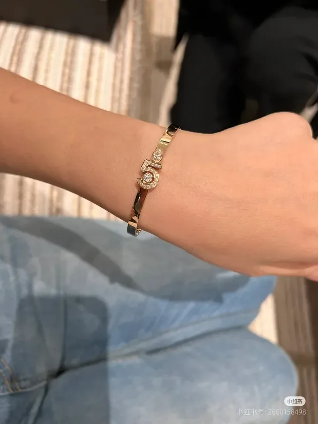 Cartier Gold Silver Pavé-Diamond Numeral Motif Rigid Bangle Bracelet 6