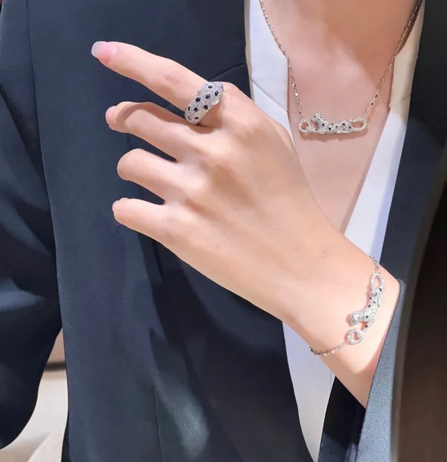 Cartier Panthère 银绿色 Pavé-Set 豹猫图案 铰接 猫形手链 9