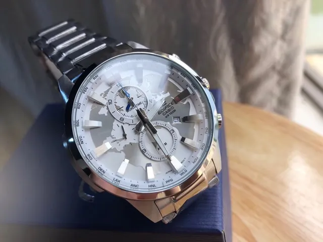 卡西欧埃迪菲斯世界时计时码表银色不锈钢石英表 8
