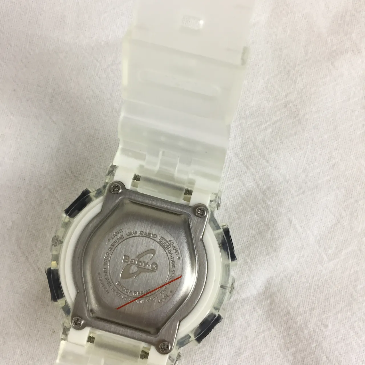 Casio G-Shock Reloj Deportivo de Resina Translucida Blanca 2