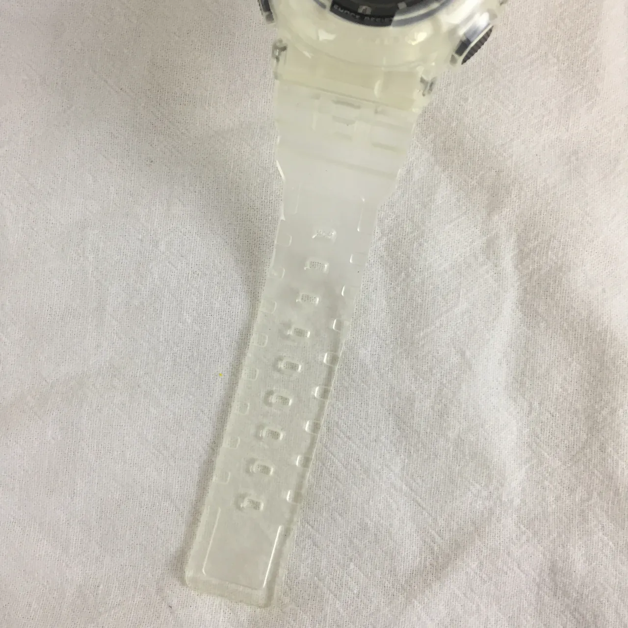 Casio G-Shock Reloj Deportivo de Resina Translucida Blanca 3