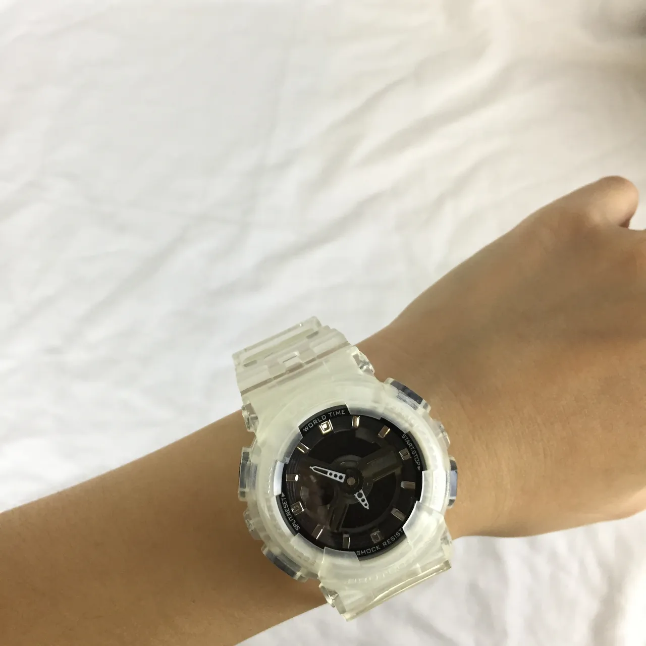 Casio G-Shock Reloj Deportivo de Resina Translucida Blanca 5