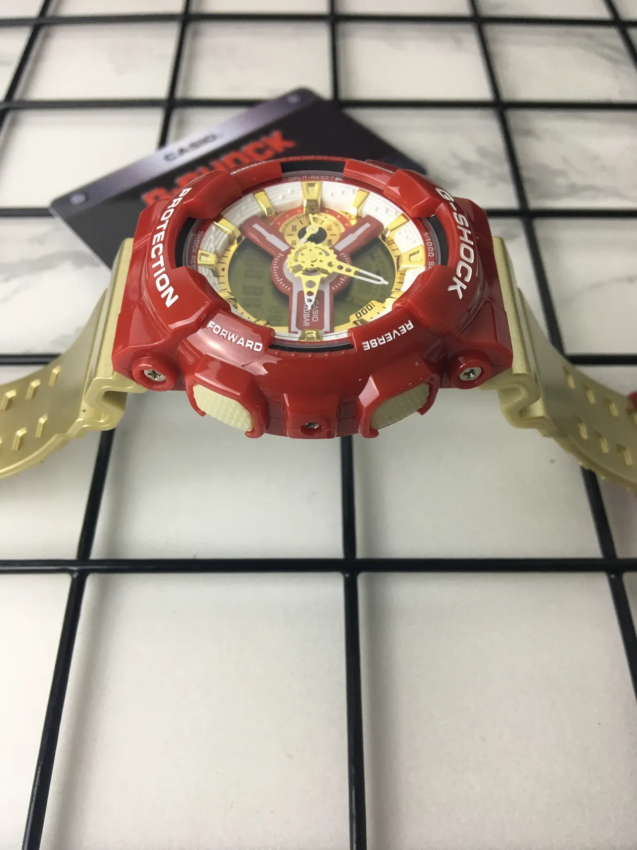 Casio Rouge Or épais résine boîtier accents matériel montre 5