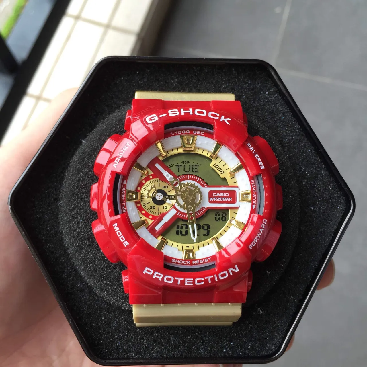 Casio Rouge Or épais résine boîtier accents matériel montre 14