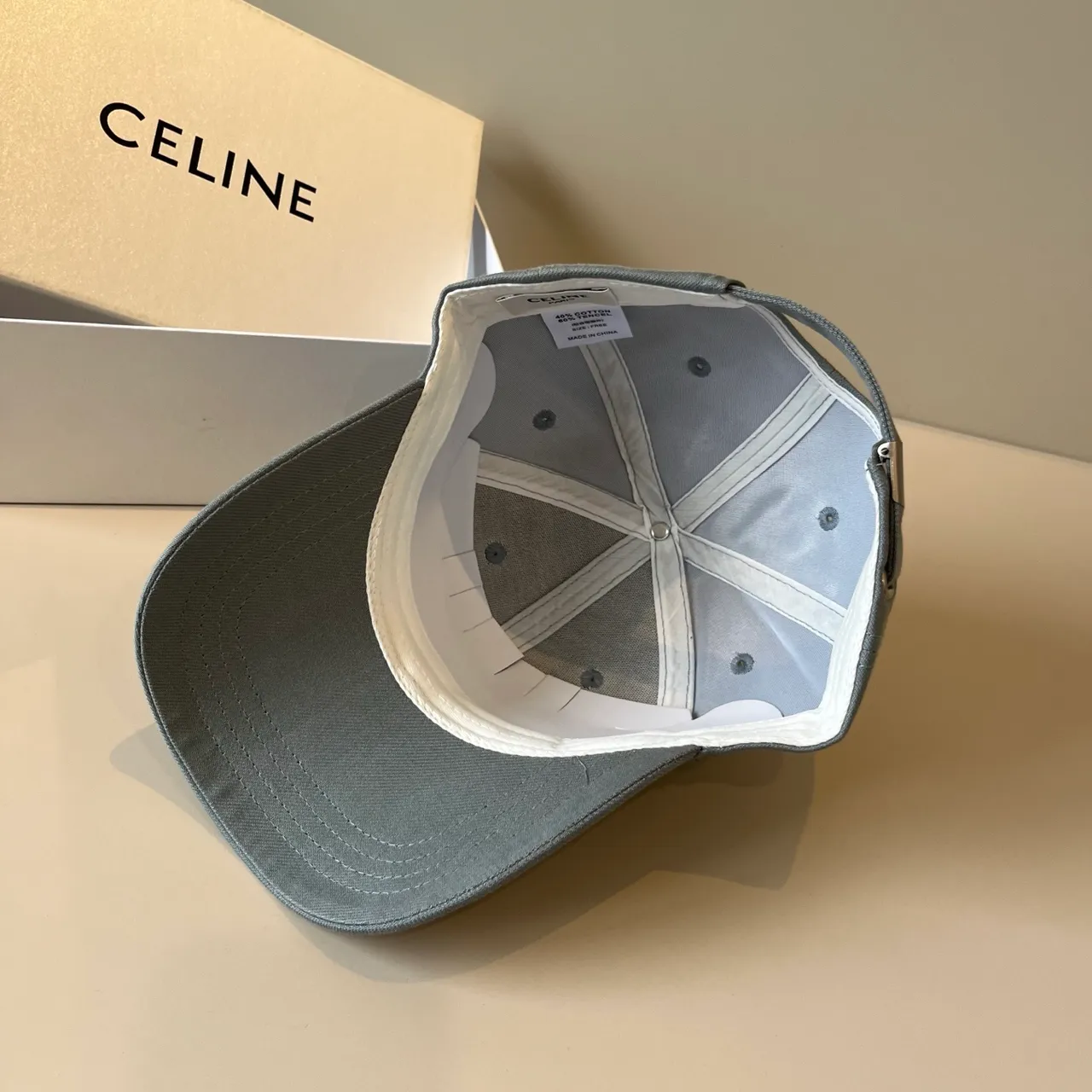 Celine ক্রিস্টাল-এমব্রয়ডার্ড ধূসর বেসবল ক্যাপ 7