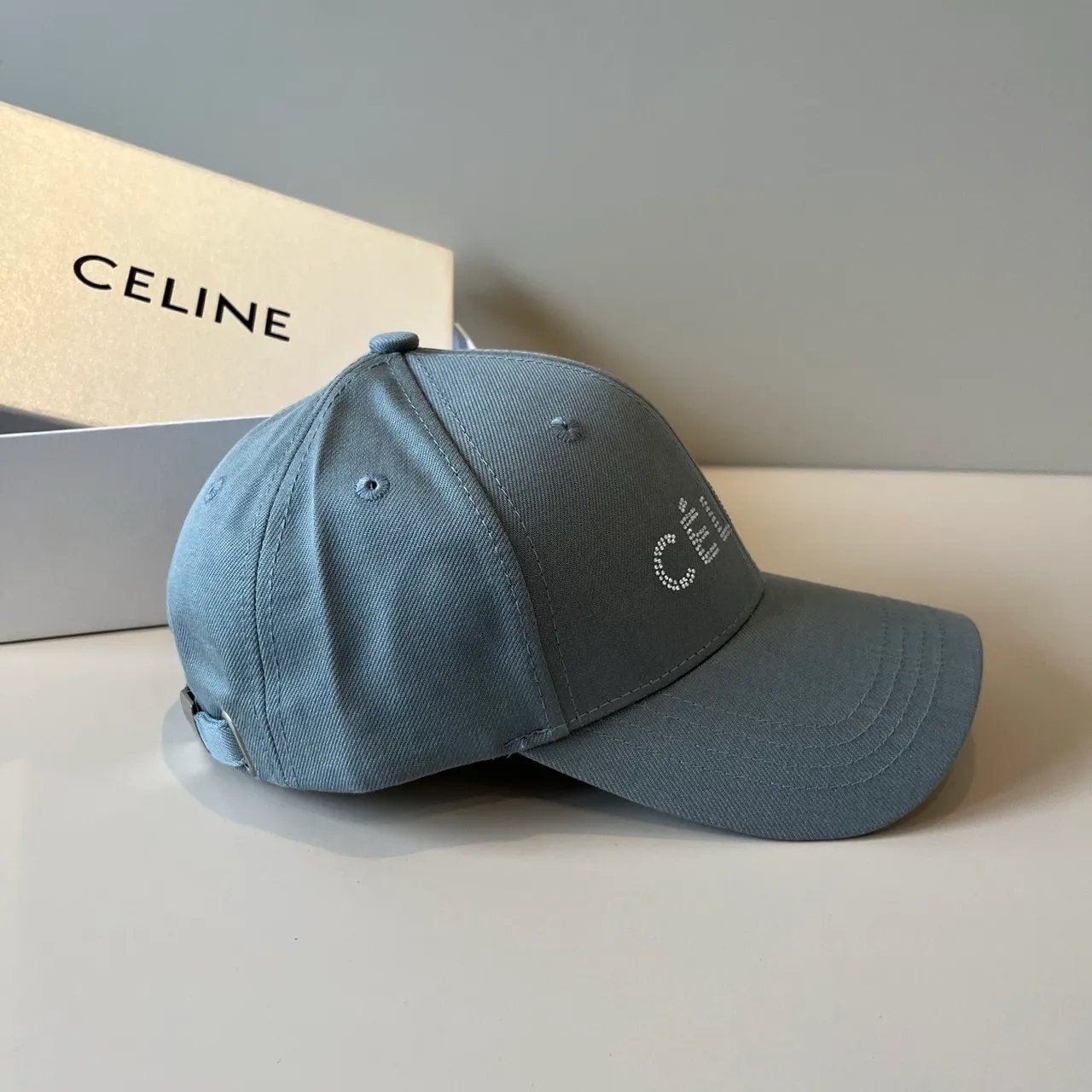 Celine ক্রিস্টাল-এমব্রয়ডার্ড ধূসর বেসবল ক্যাপ 4