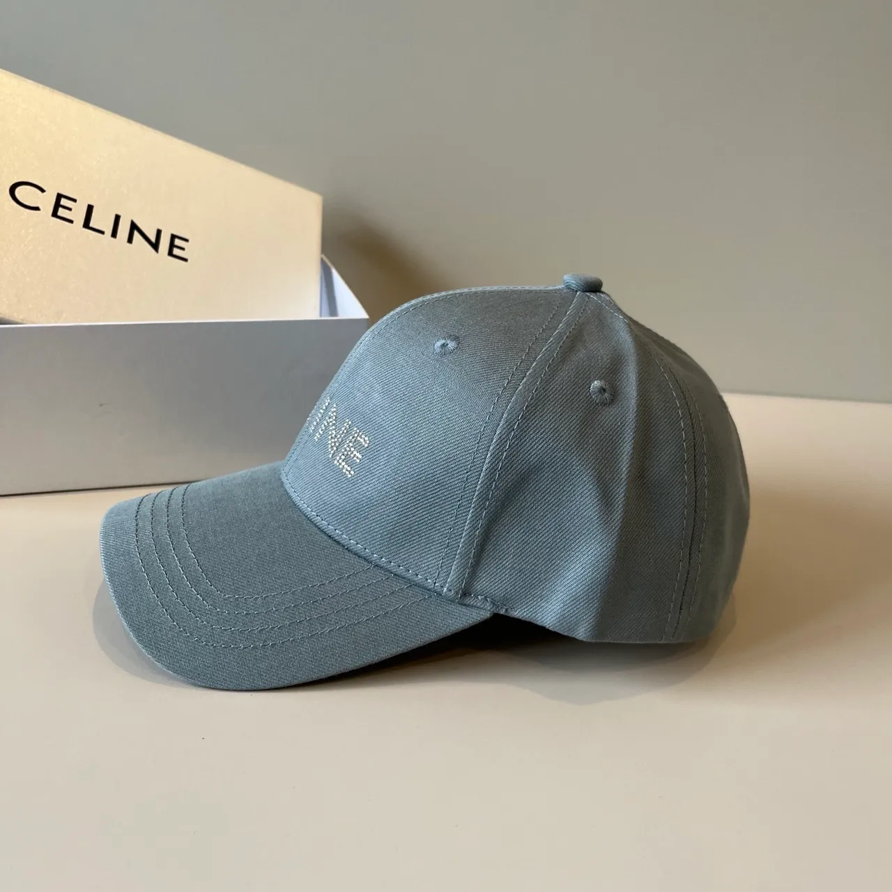 Celine ক্রিস্টাল-এমব্রয়ডার্ড ধূসর বেসবল ক্যাপ 5