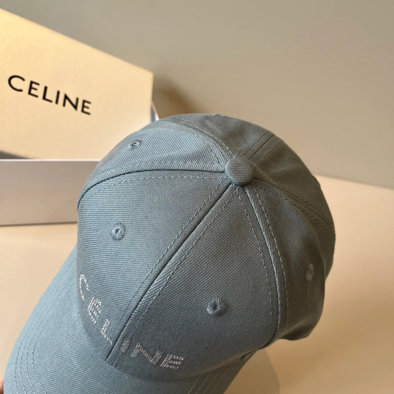 Celine ক্রিস্টাল-এমব্রয়ডার্ড ধূসর বেসবল ক্যাপ 8