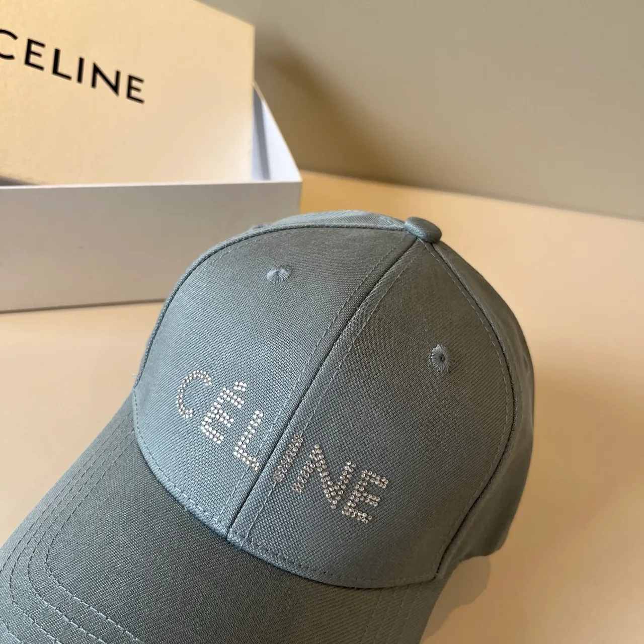 Celine ক্রিস্টাল-এমব্রয়ডার্ড ধূসর বেসবল ক্যাপ 6