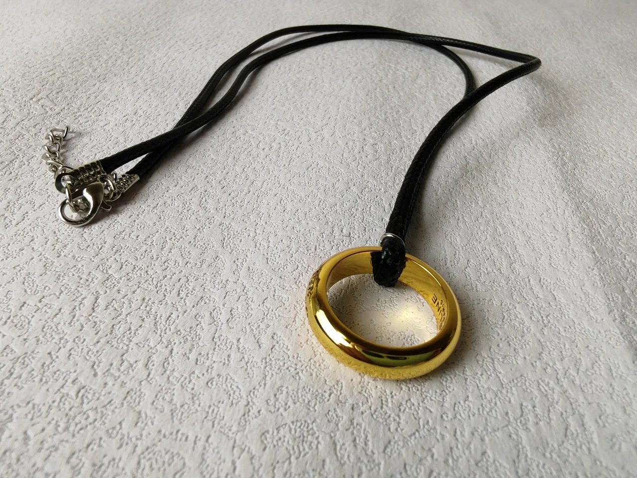 Celine Collier avec anneau et pendentif en ton doré 4
