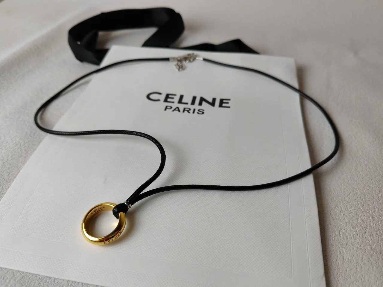 Celine Collier avec anneau et pendentif en ton doré 5