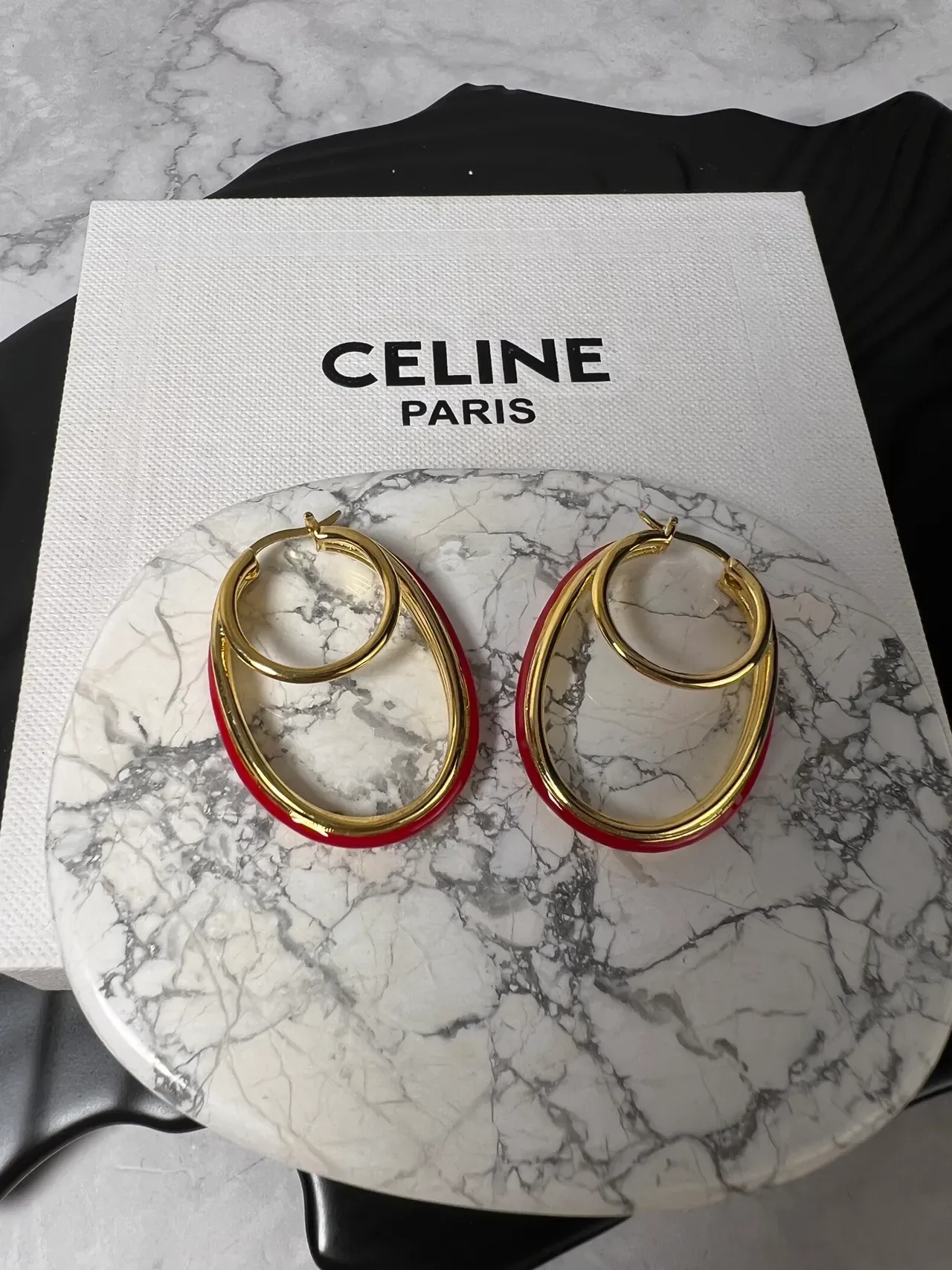 Celine লাল সোনার ডাবল-হুপ ওভাল ইয়ারিংস 5