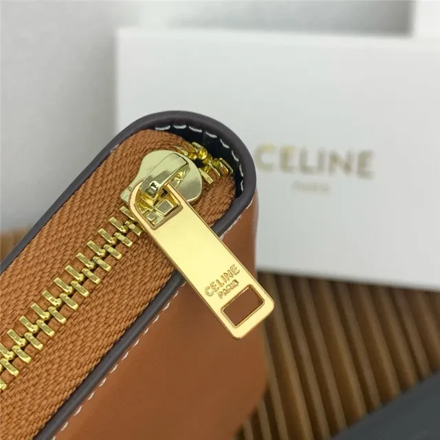 Celine Triomphe বেইজ কালো এমবসড মনোগ্রাম স্টিচড লোগো আউটলাইন লং ওয়ালেট 15