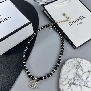 Chanel خرز كريستال CC قلادة تعليق