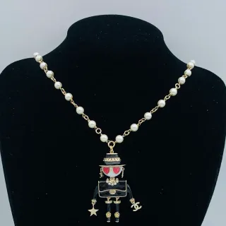 Chanel سلسلة أسود ذهب مينا روبوت قلادة