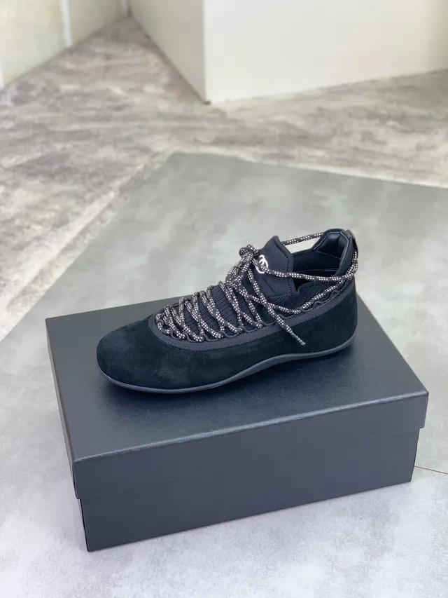 Chanel Baskets Lifestyle Noires en Daim Low-Top Lacées 5
