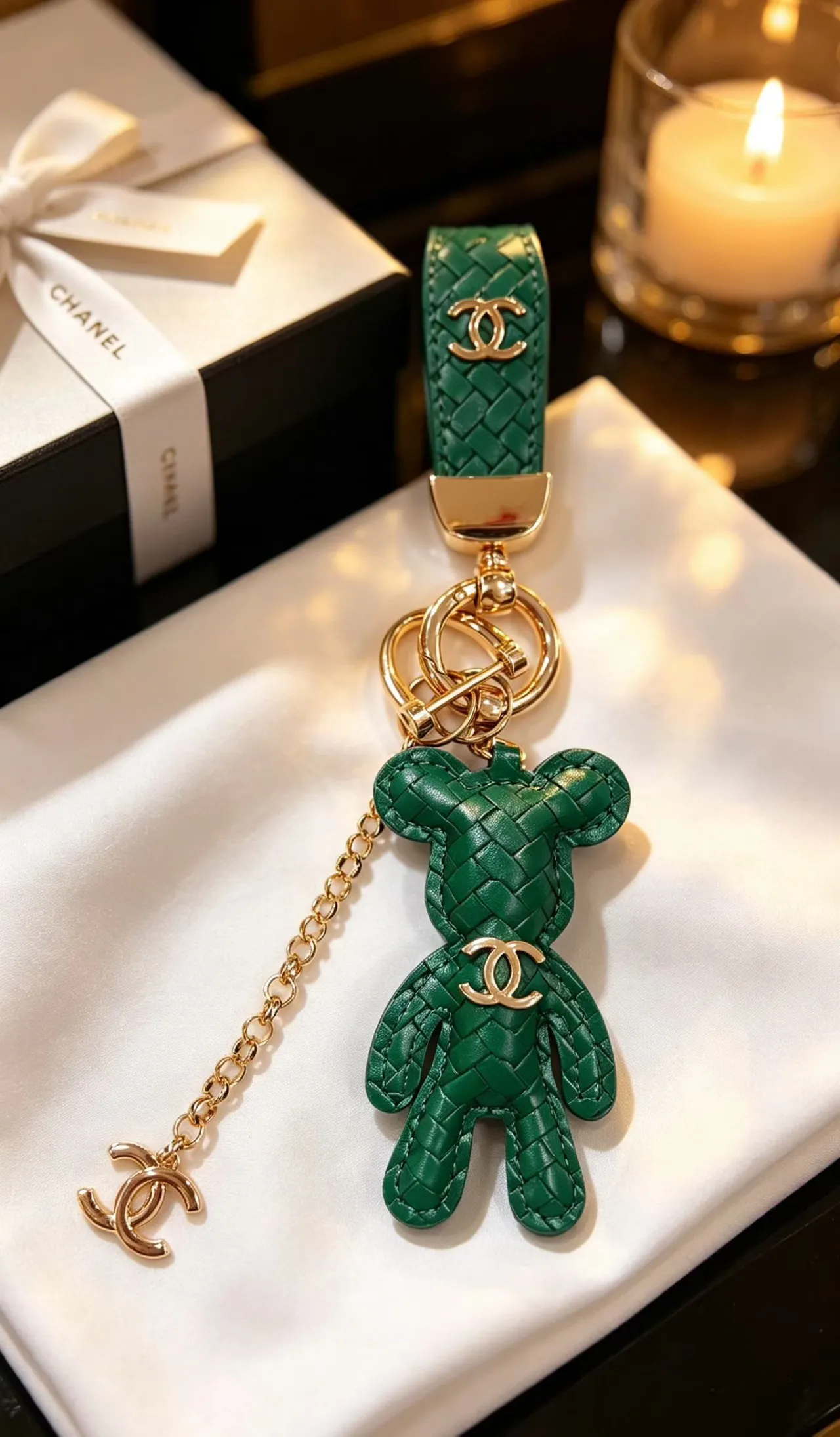 Chanel 棕金色编织皮革熊轮廓手提包 4