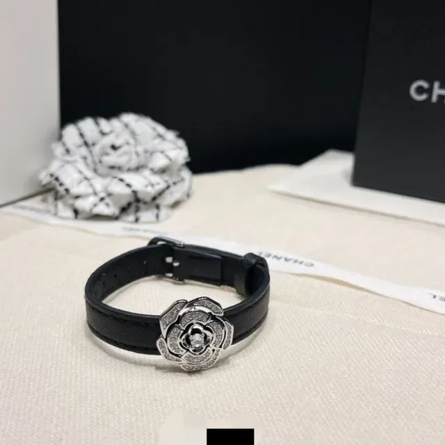 香奈儿 茶花 水晶镶嵌 黑色皮革 手链 4