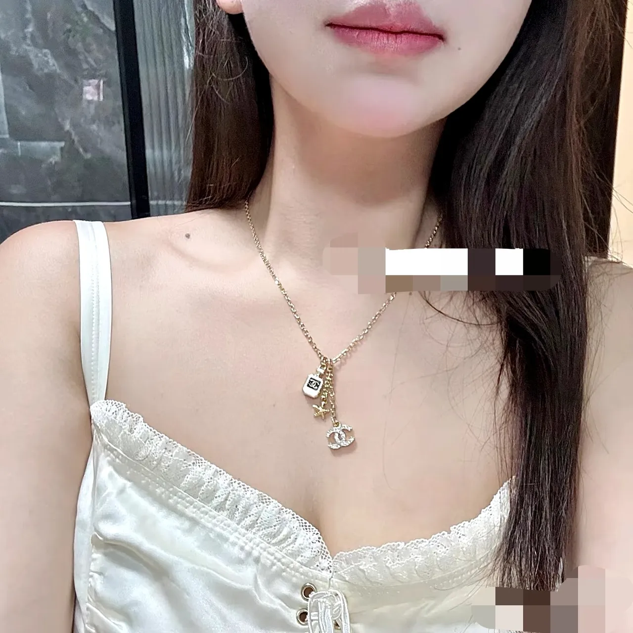 Chanel Camellia 多吊坠项链 金白链条项链 5