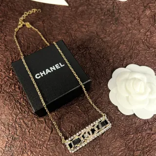 قلادة Chanel CC Bar ذهبي أسود وأبيض لؤلؤ كريستال