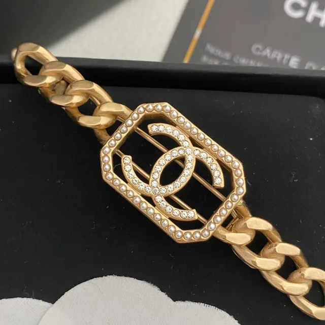 Chanel CC Brooch Gold White Curb Chain Pearl-Encrusted Rectangular Frame Brooch 4