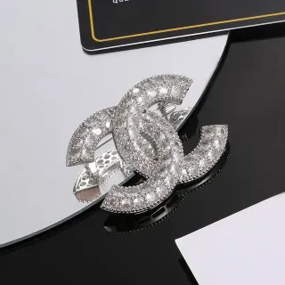 Chanel CC ब्रोच पावे क्रिस्टल सिल्वर टोन मेटल ब्रोच