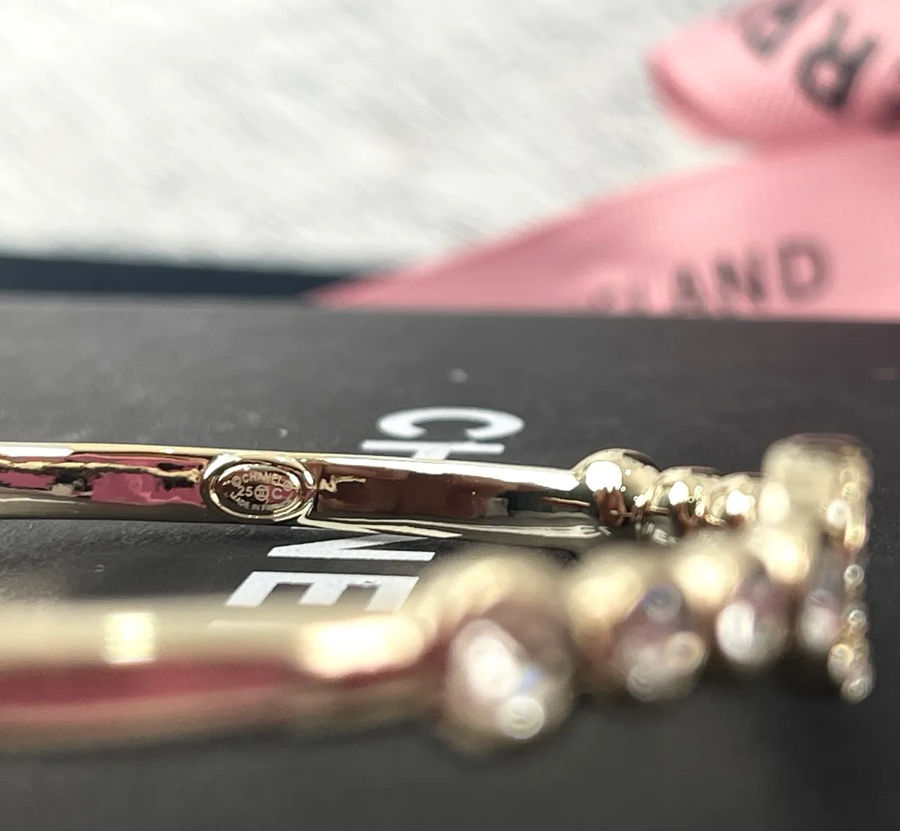 Chanel CC bracelet de cristal doré, rose et transparent 4