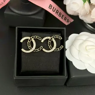 Chanel CC Gold Black Interlocking Logo Pavé Crystal Border أقراط