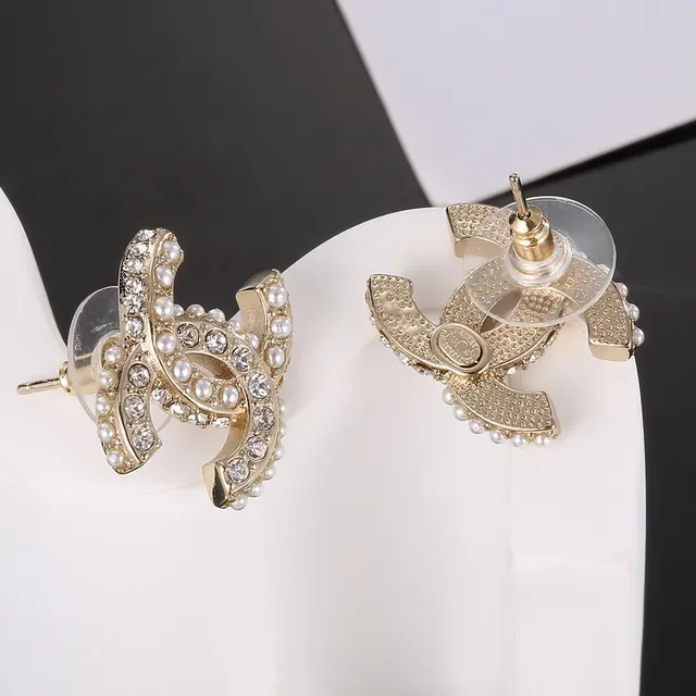 Chanel CC Brincos de metal branco e dourado incrustados com pérolas 6