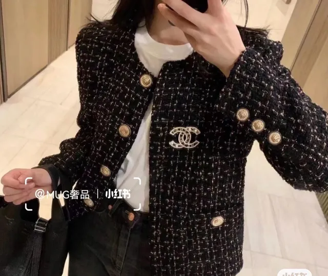 Chanel CC Logo بروش ذهبي أبيض لمسات اللؤلؤ المتشابكة بروش 5