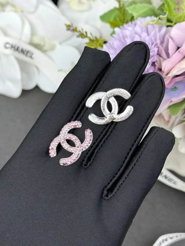 Chanel CC أقراط وردي فضي Pavé Crystal Interlocking Logo 4